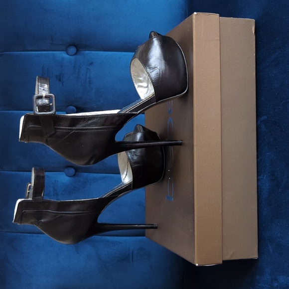 bebe “Lucie” Black Leather Peep Toe Sandals,Size 7 - Picture 4 of 6